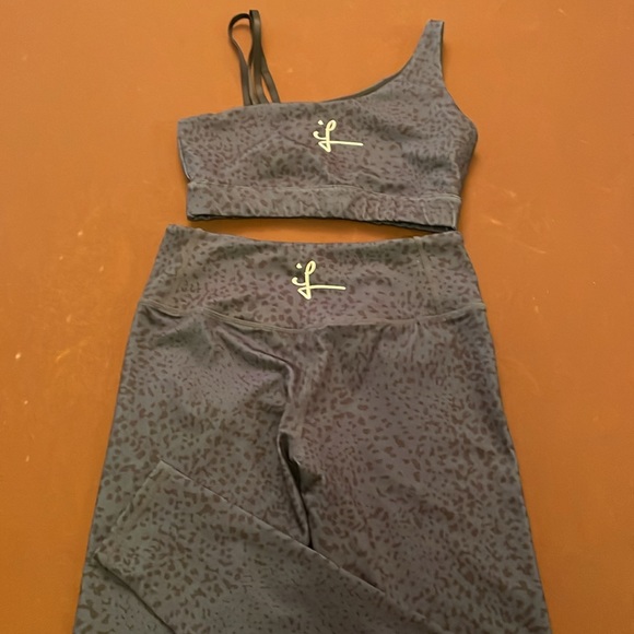 Workout set - Picture 2 of 5